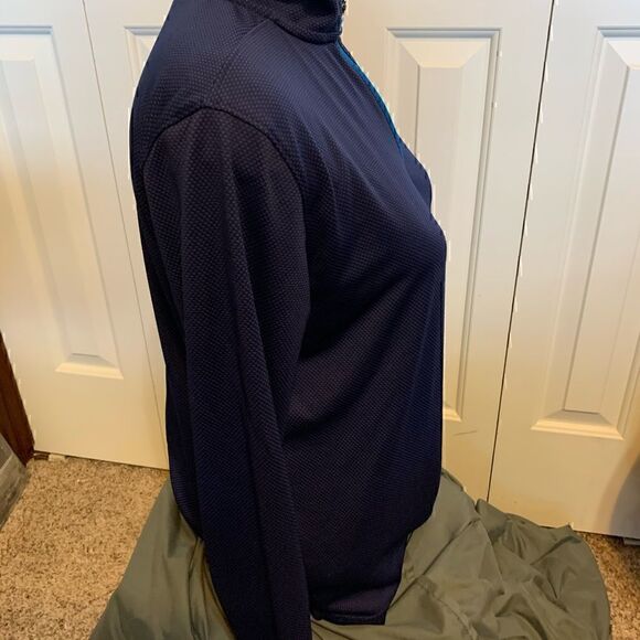 Youth XL Blue Under Armour Pullover - Picture 3 of 5